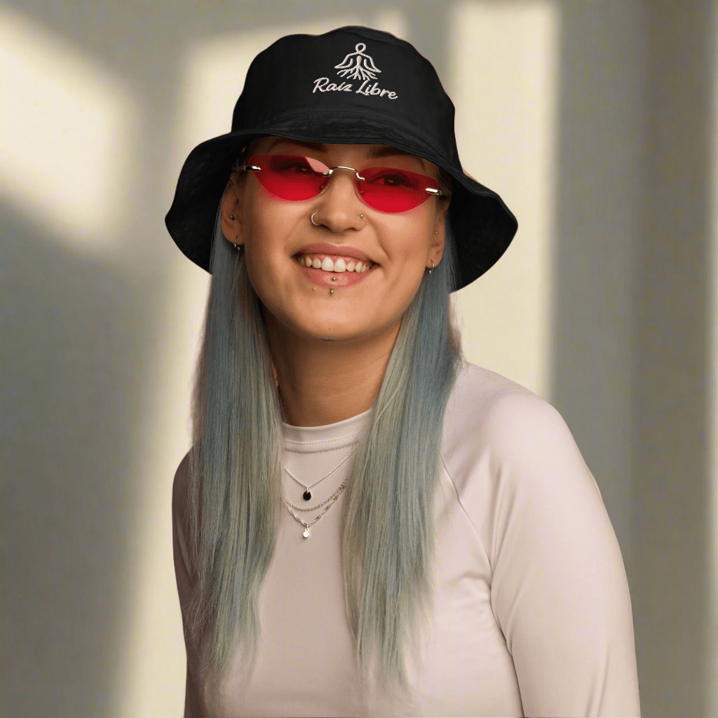 Organic Embroidered Bucket Hat - Raíz Profunda - Raíz Libre
